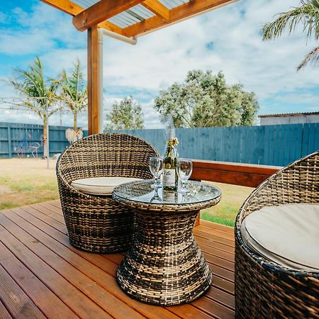 Sunrise Accommodation Whakatane Buitenkant foto